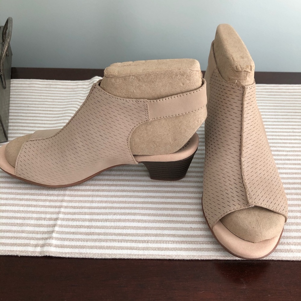 Clarks shoes
